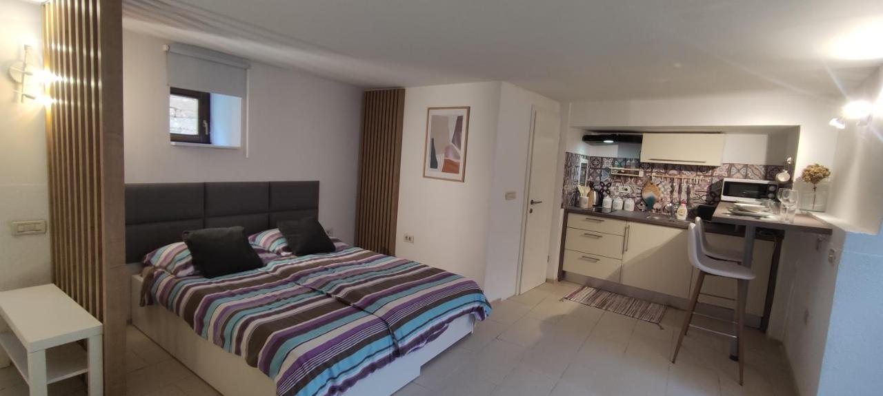 Apartma Apartma Erik Piran